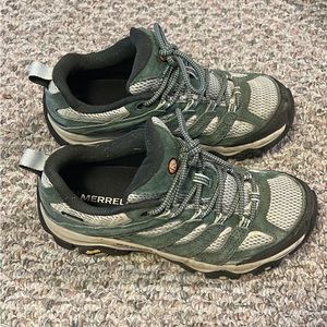 Merrell Moab 3 Gore-Tex Women’s Hiking Shoes